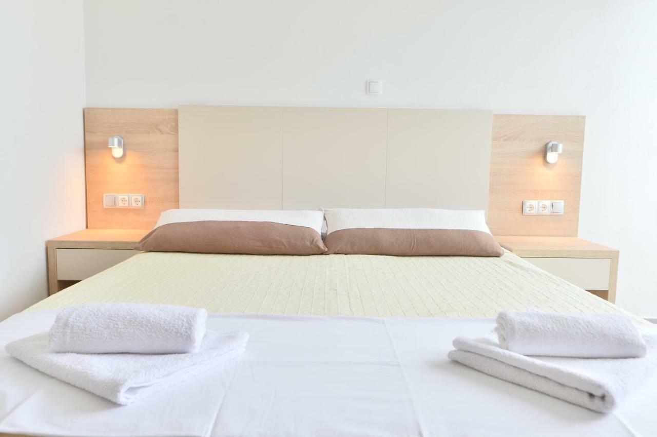 Apartmani Smiljanic Стариград-Пакленица Екстериор снимка