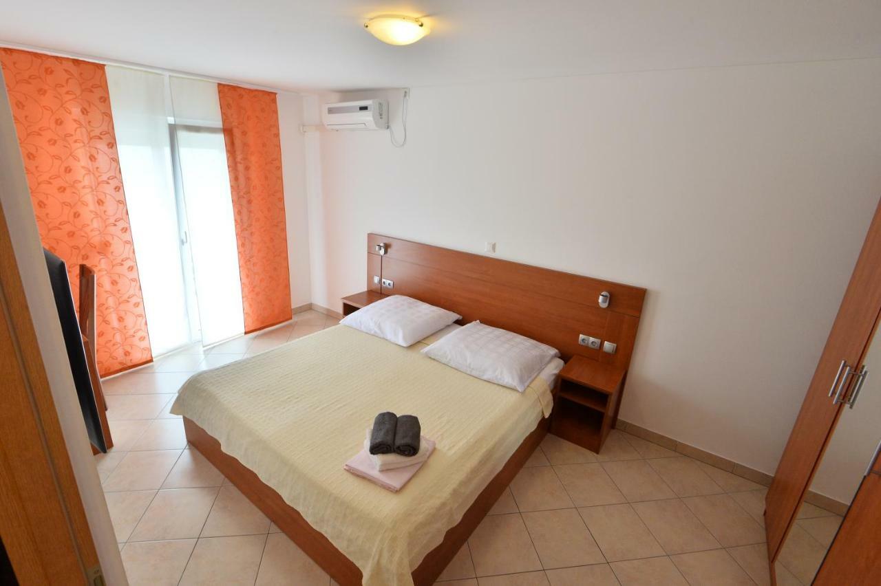 Apartmani Smiljanic Стариград-Пакленица Екстериор снимка